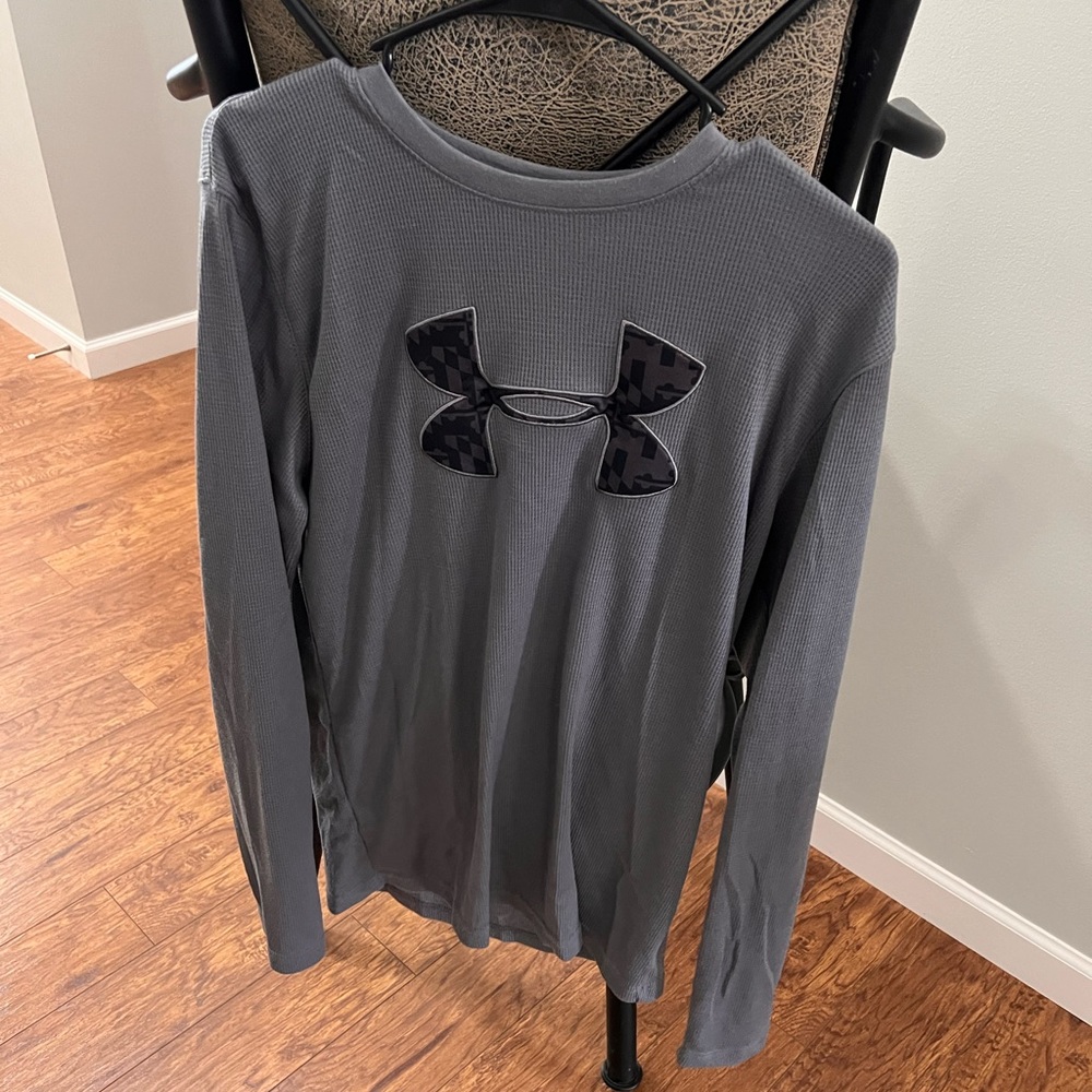Men’s under armor long sleeve shirt